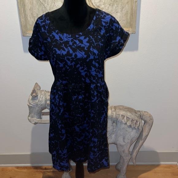 GAP Dresses & Skirts - GAP blue black print shirt sleeve 100% cotton dress Sz‎ M
